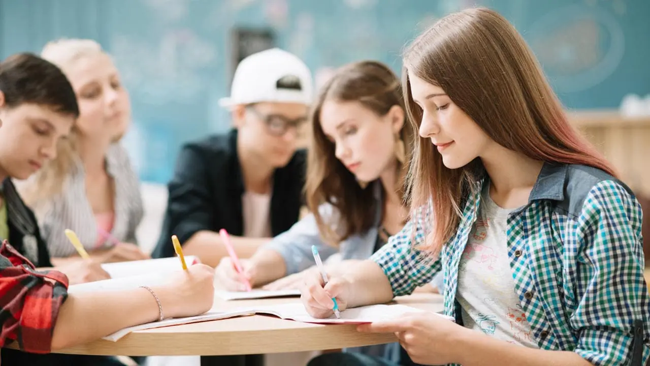 How to list school projects on resume