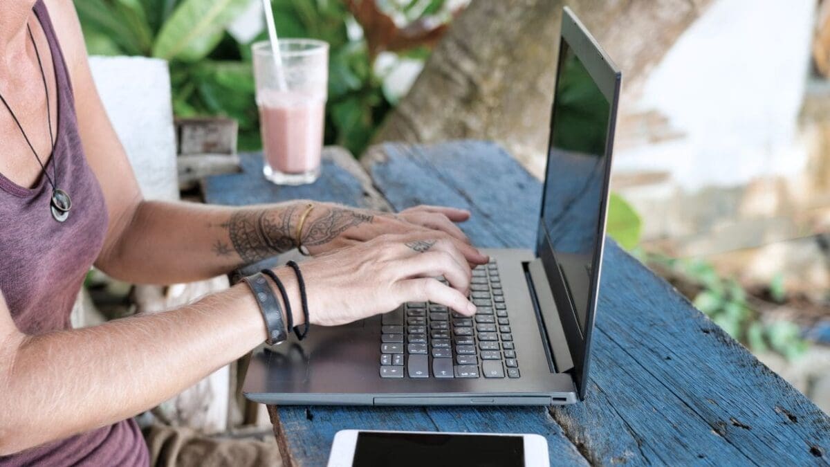 The Digital Nomad’s Guide to Remote Work - Career Reload