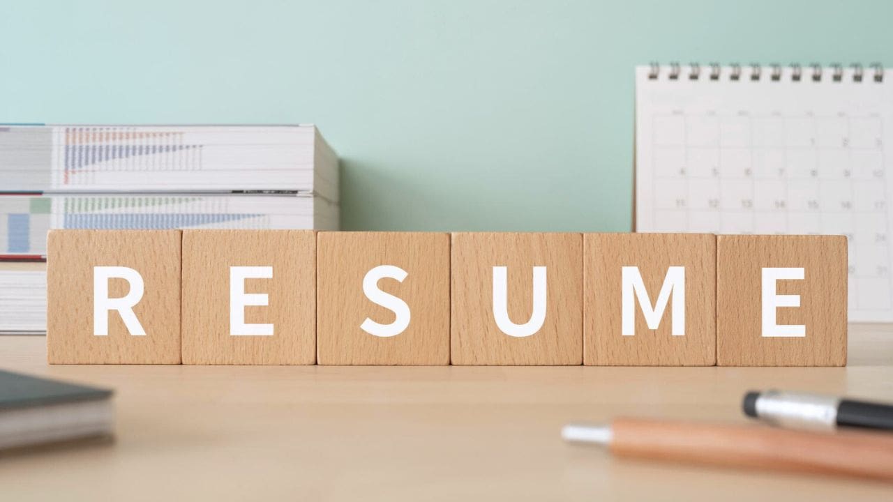 How can I make a free resume